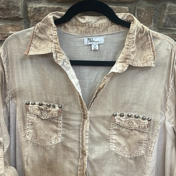 Brown ombre button down top with rolled sleeves and embellishments. Size 2X - Picture 5 of 12